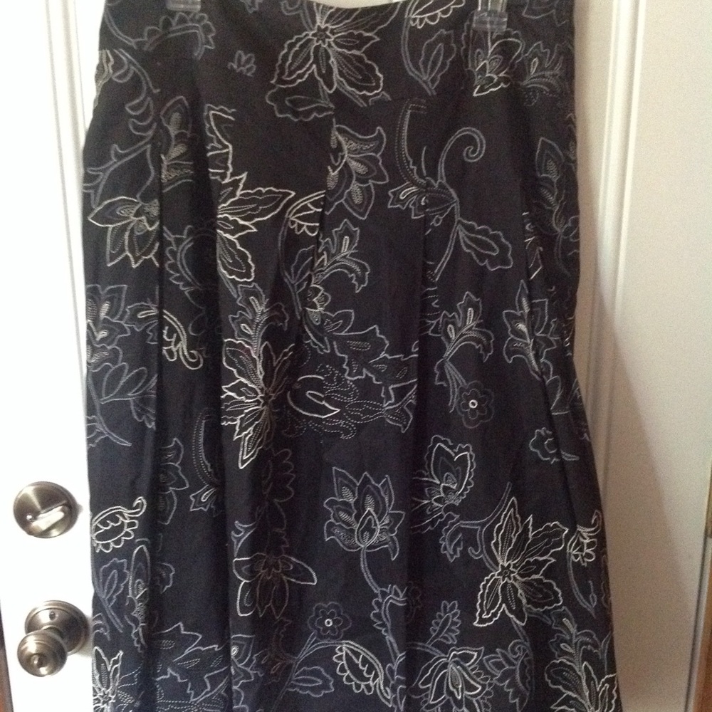 Apt 9 skirt